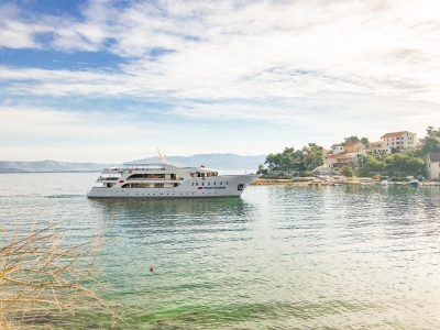 Badebuchten und Stadtspaziergänge