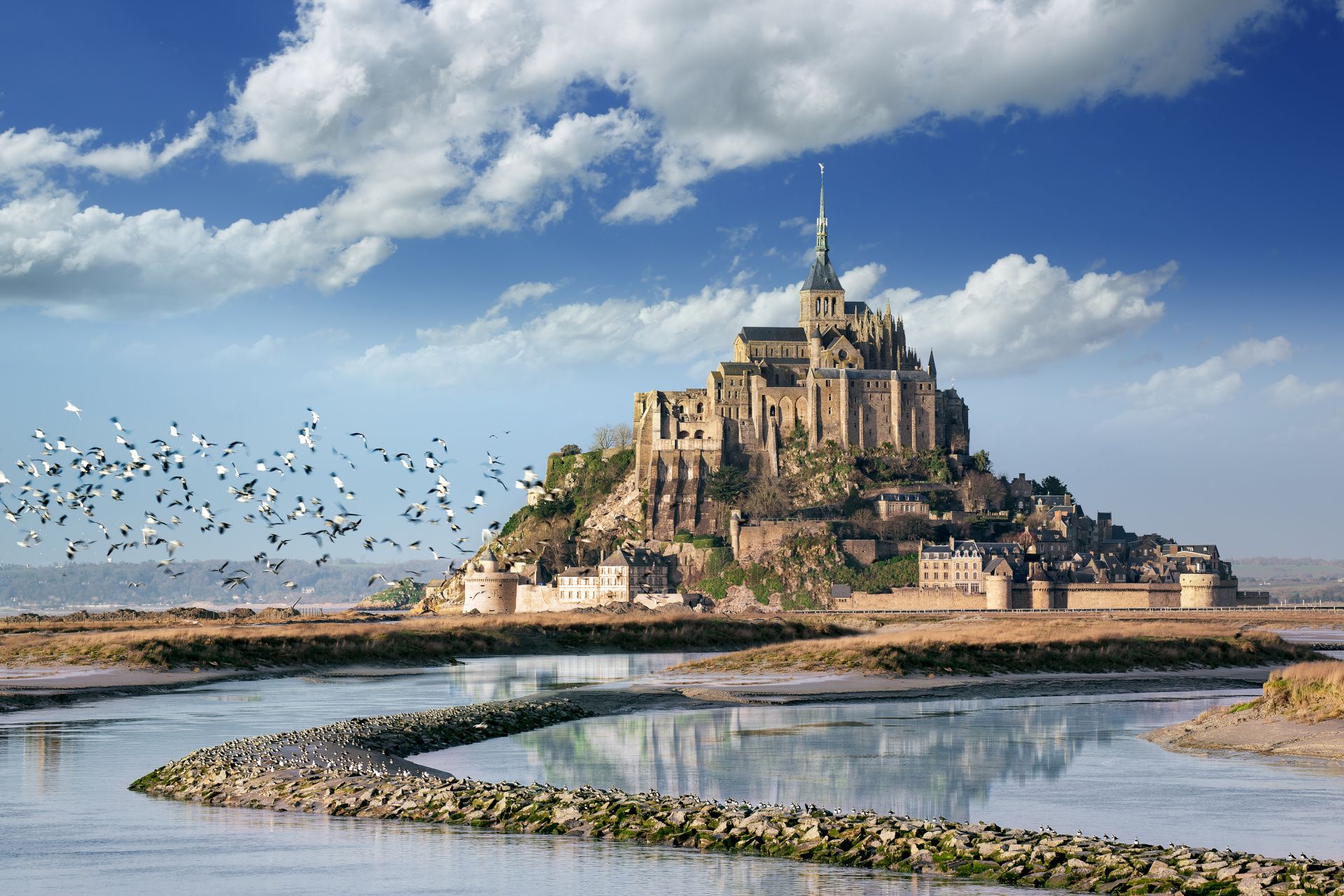 1Mont_St_Michel_AdobeStock_61558833.jpeg