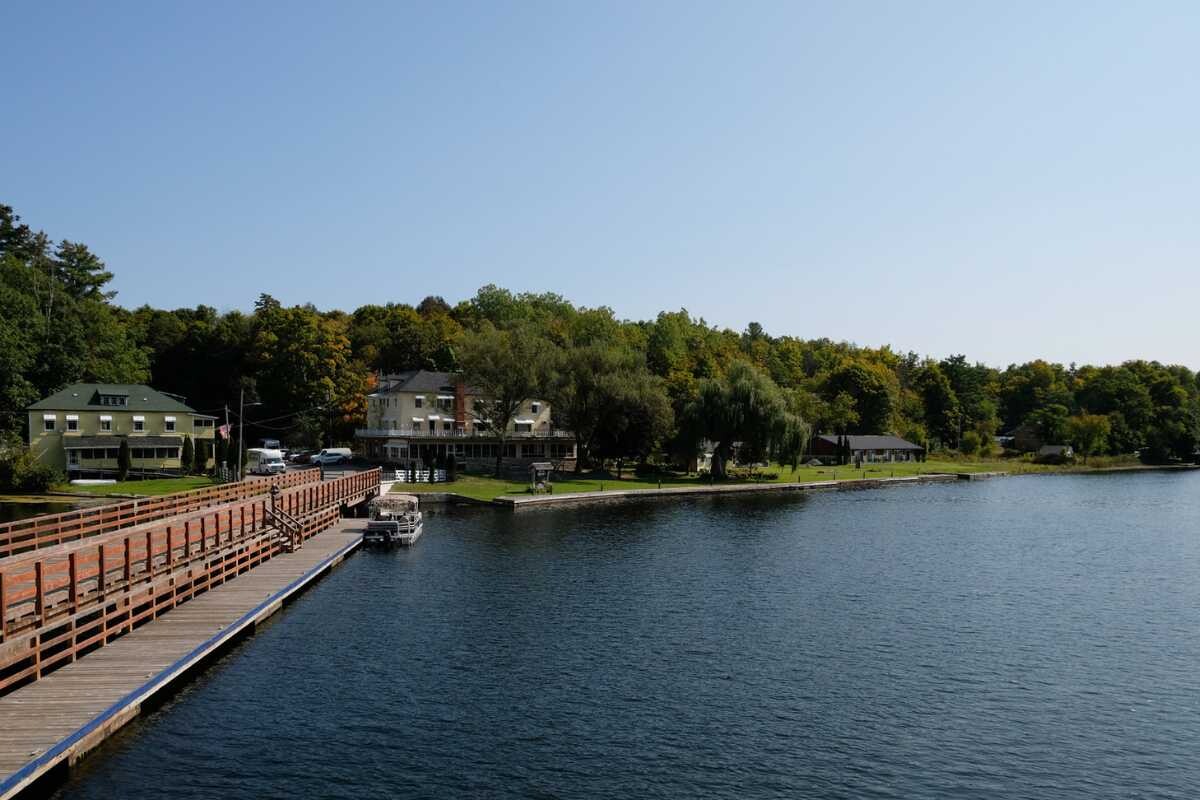 ms-hamburg-indian-summer-auf-den-grossen-seen-91