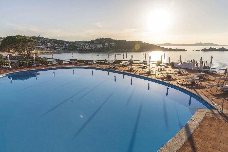 Hotel_La_Bisaccia_pool_web.jpg