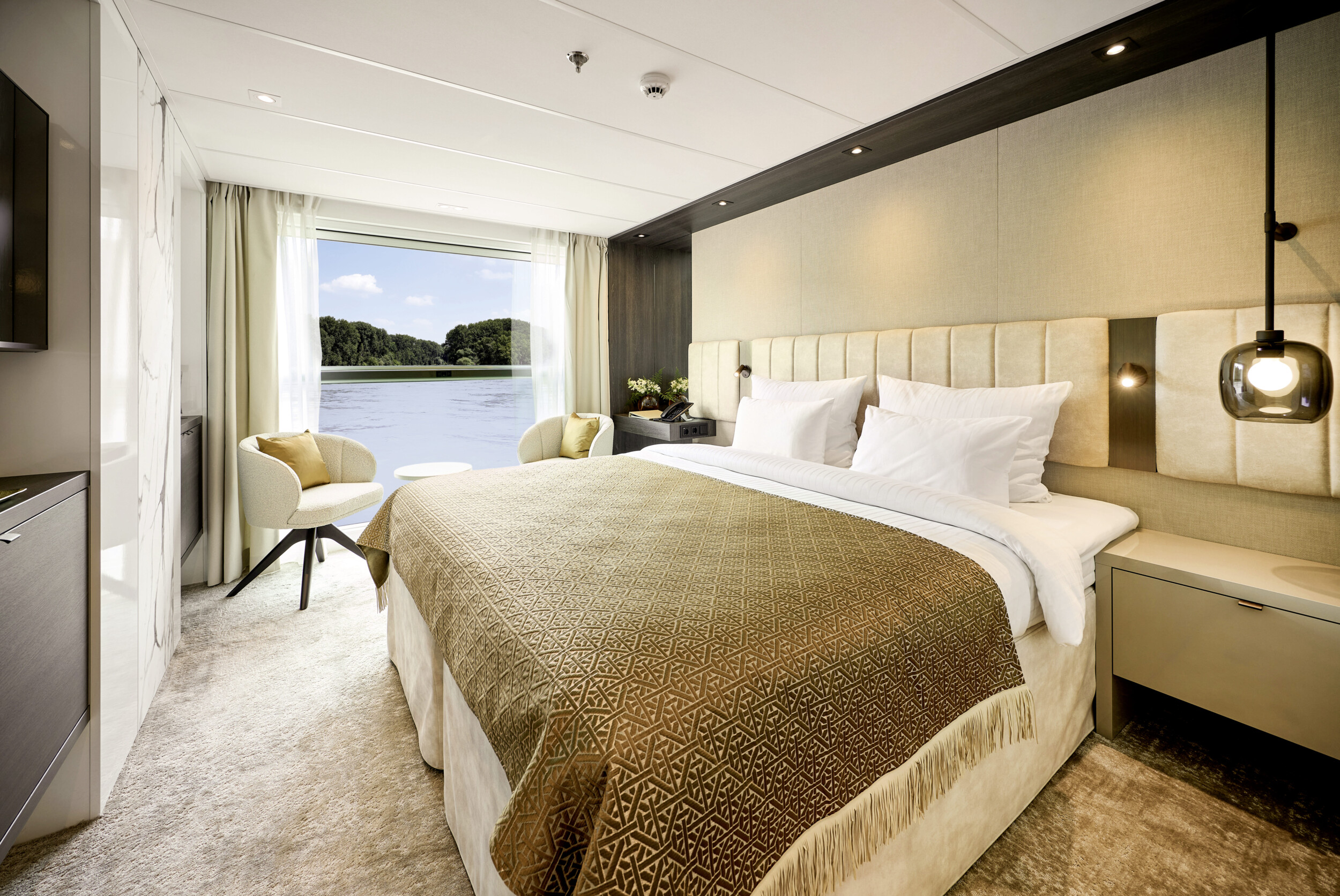AMADEUS_Nova__Cabin_Mozart_and_Strauss_Deck_Cabin_on_Mozart_and_Strauss_Deck_of_the_AMADEUS_Nova_Lueftner_Cruises_Amadeus_Tom_Yasny_.jpg