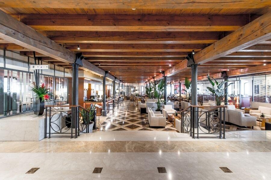 Hilton_Molino_Stucky_Lobby_web.jpg
