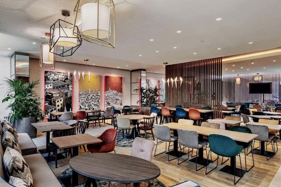 Hampton_By_Hilton_Venice_Isola_Nuova_Restaurant_web.jpg