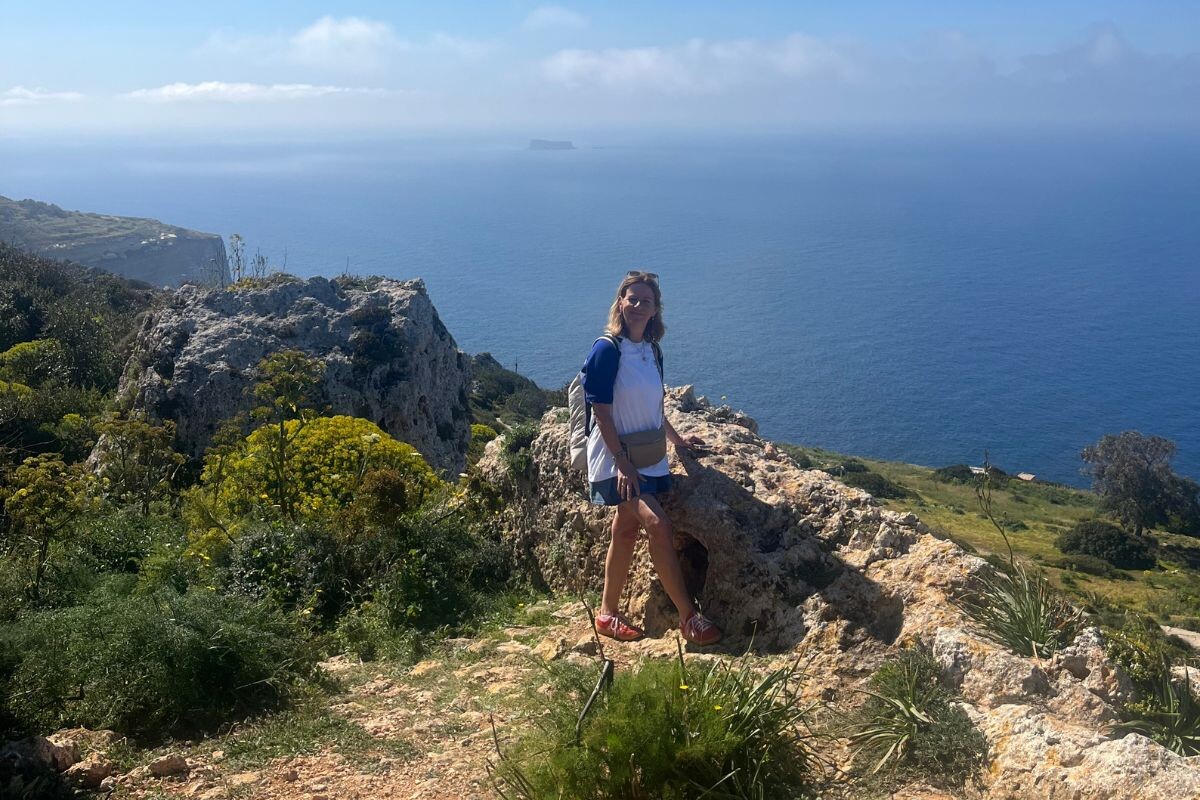 Anja Thies an den Dingli Cliffs