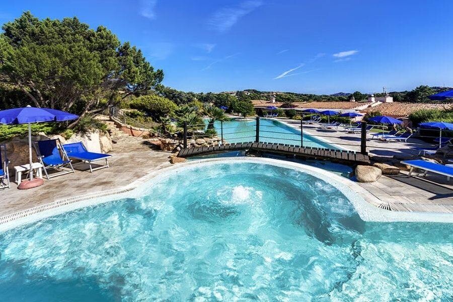 Hotel_Colonna_Country_pool_web.jpg