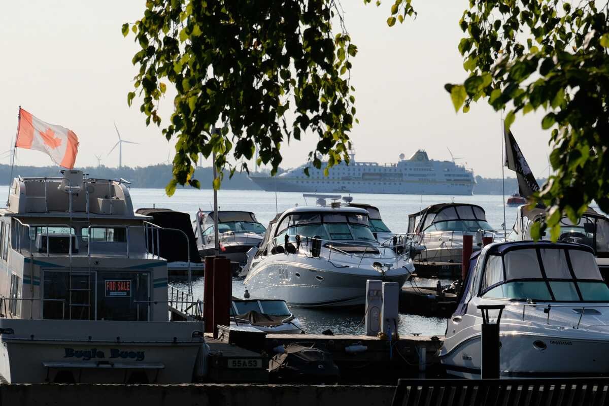 ms-hamburg-indian-summer-auf-den-grossen-seen-90